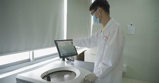 Ļ-centrifuge